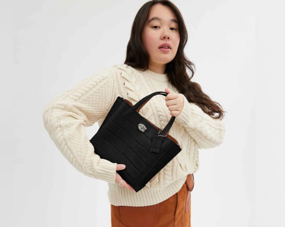 Coach Negra Bolsa Cruzada Coach Mujer Mochila Cruzada Coach BOLSA MINI CROSSBODY NEGRA – Edmilys Boutique