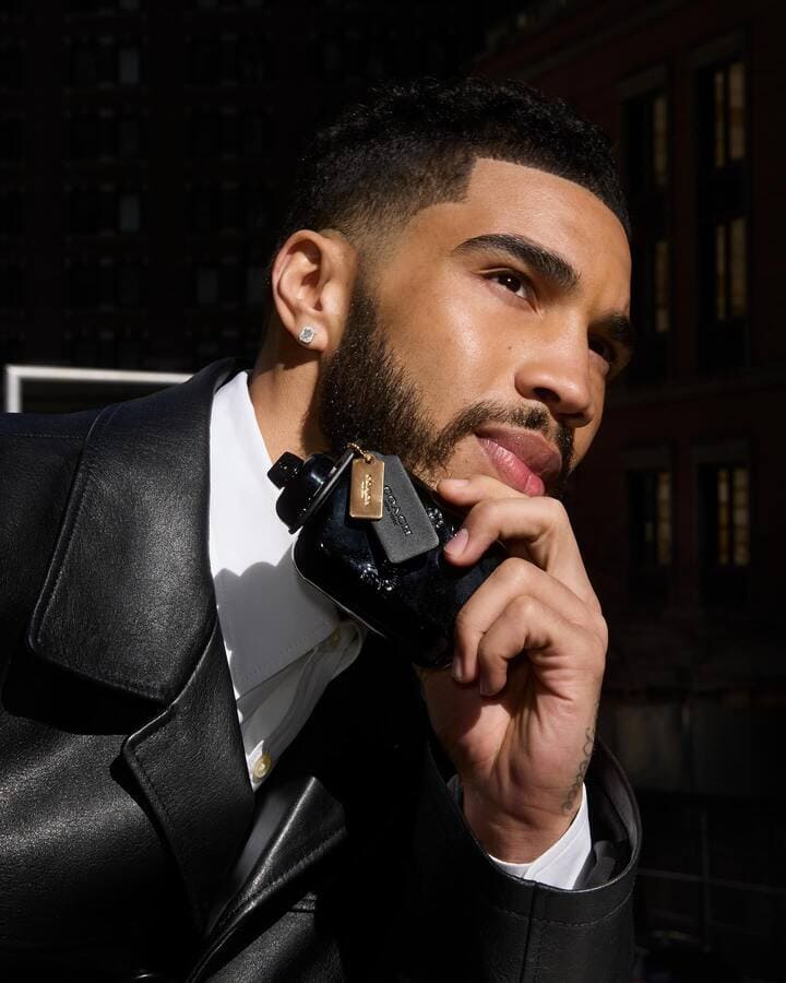 Dinámico. Audaz. Valiente. #JaysonTatum es el rostro de Coach For Men Eau de Parfum.