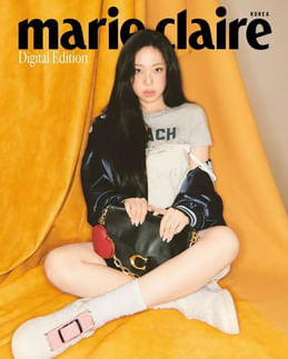 La embajadora global de Coach, #YoungjiLee, muestra el #TabbyBag, la zapatilla Soho y más piezas de la colección #CoachSpring25 en @marieclairekorea.