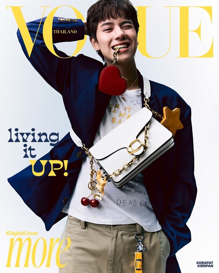 #NanonKorapat cubre @voguethailand con Chain Tabby y piezas de la colección #CoachSpring25.