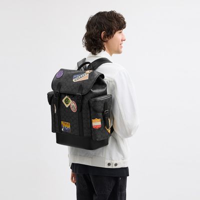 mochila-hitch-en-signature-con-parches-CBF04-A5F